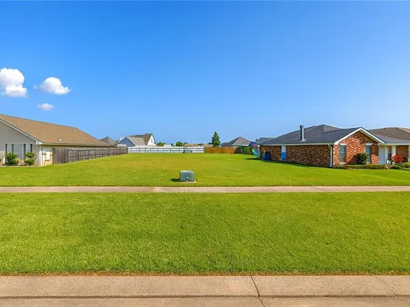 4317 E Genie St, Meraux, LA 70075