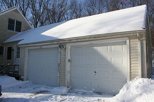 2nd image of 385 Walnut Hill Rd