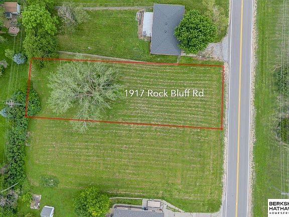 3rd image of 1917 Rock Bluff Rd