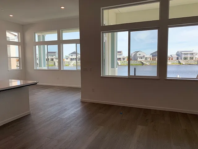3 bed, 2100 sqft, $4,800 — Photo 2