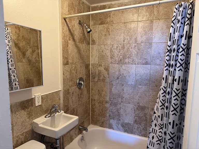 283 Van Duzer St #2 — Photo 7