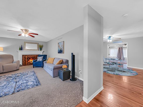 3rd image of 1006 Southwest Blvd