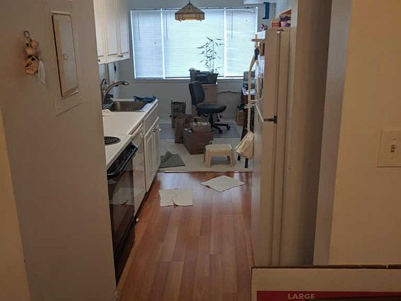 4th image of 408 Girard St APT 302