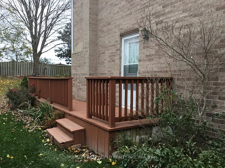 50 Michener Cres — Photo 23