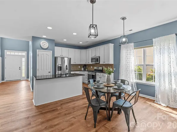 224 Morning Dew Ln, Mount Holly, NC 28120