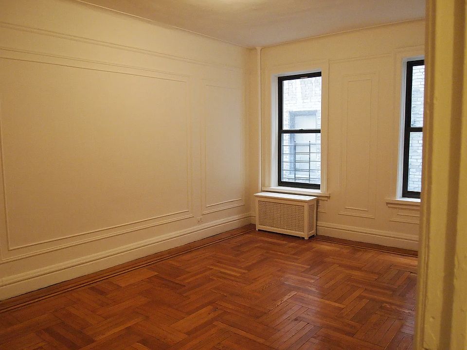 2nd image of 72 Seaman Ave APT 5D