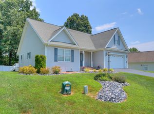 1893 Wilshire Ln, Pulaski, VA 24301