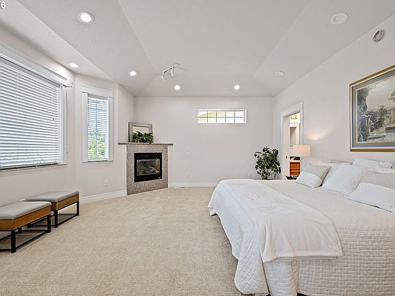 4th image of 3466 Ambleside Dr