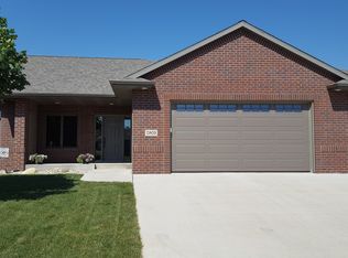 7905 Parkwood Ave, Sioux Falls, SD 57108