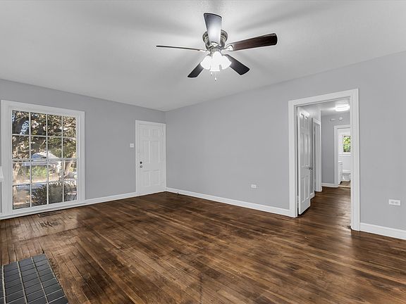 3rd image of 2701 Fort Ave