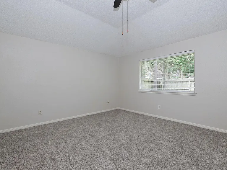 16035 Hollow Rock Dr — Photo 17