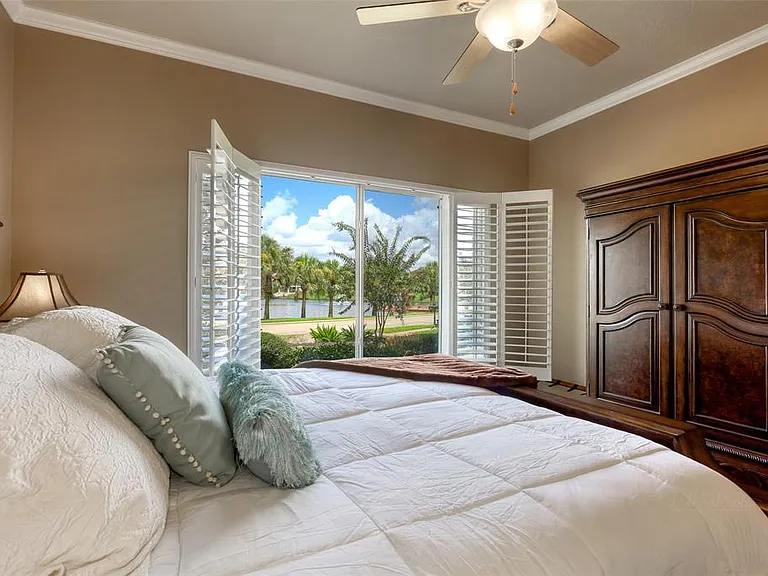 18623 Windsor Lakes Dr — Photo 12