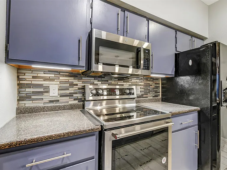 4001 Tanglewilde St #1402 — Photo 9