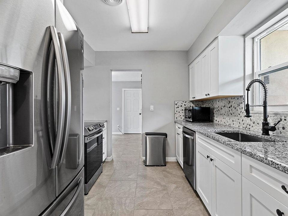 1st image of 474 22nd Street SE