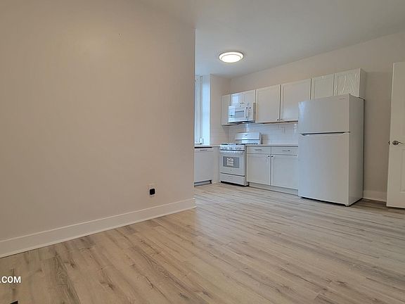 3rd image of 52 Main St #2