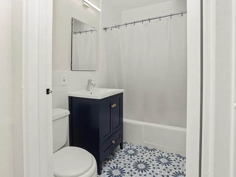3 Consulate Dr #4F — Photo 22