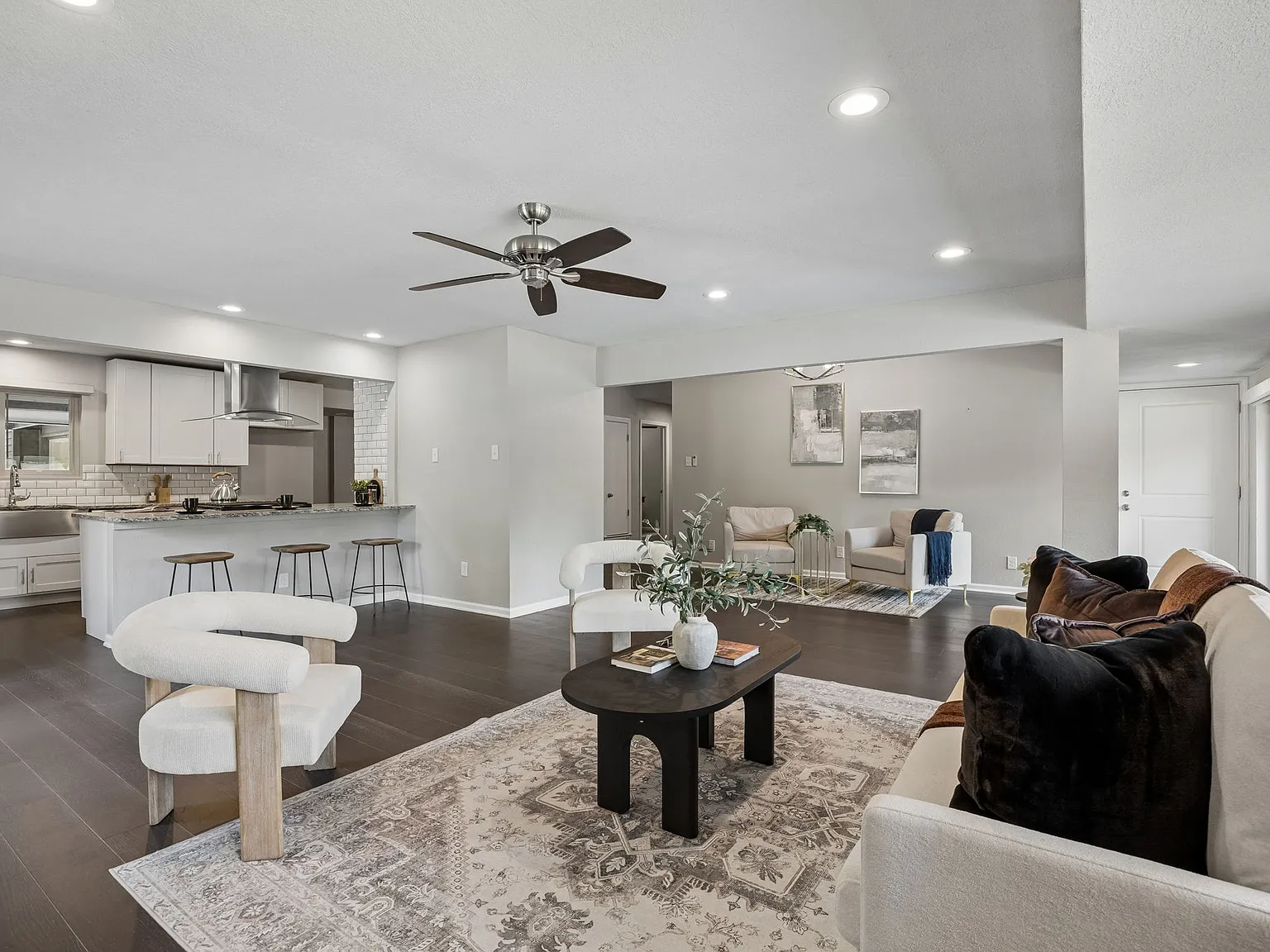 3 bed, 1728 sqft, $3,000 — Photo 4