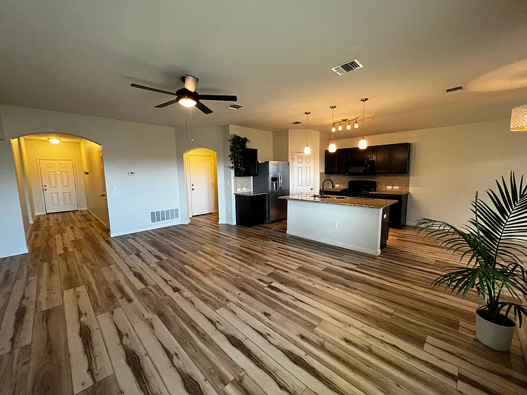 18309 Weatherby Ln — Photo 4