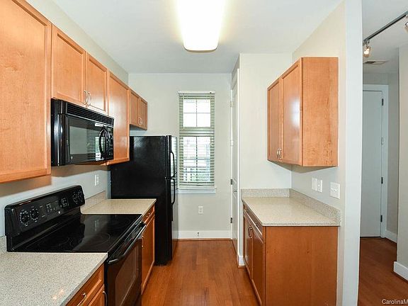 5th image of 1101 W 1st St #402