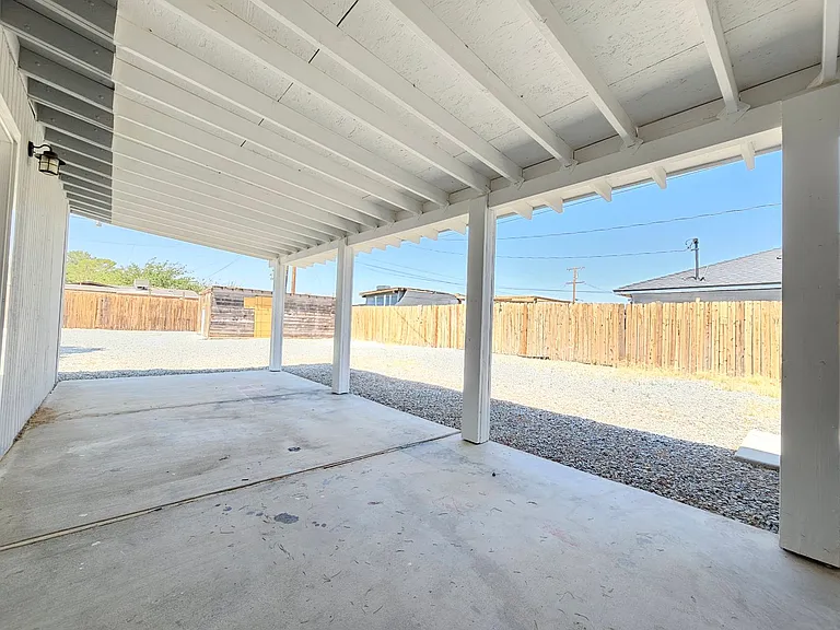 225 N Helena St — Photo 16