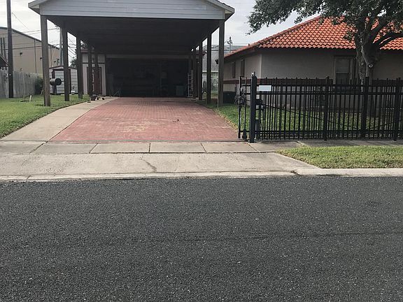 2nd image of 5841 Crestmore Dr
