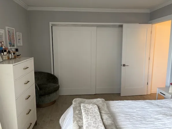 330 East 38th Street image 8 of 13