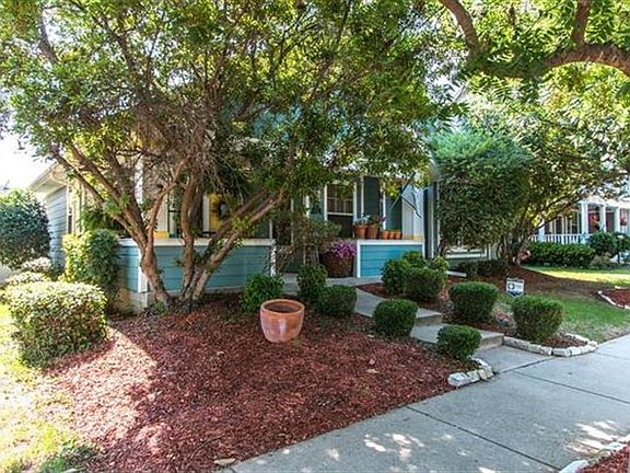 4th image of 1009 Elm Dr