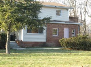 65 Krystal Ln, Wallkill, NY 12589