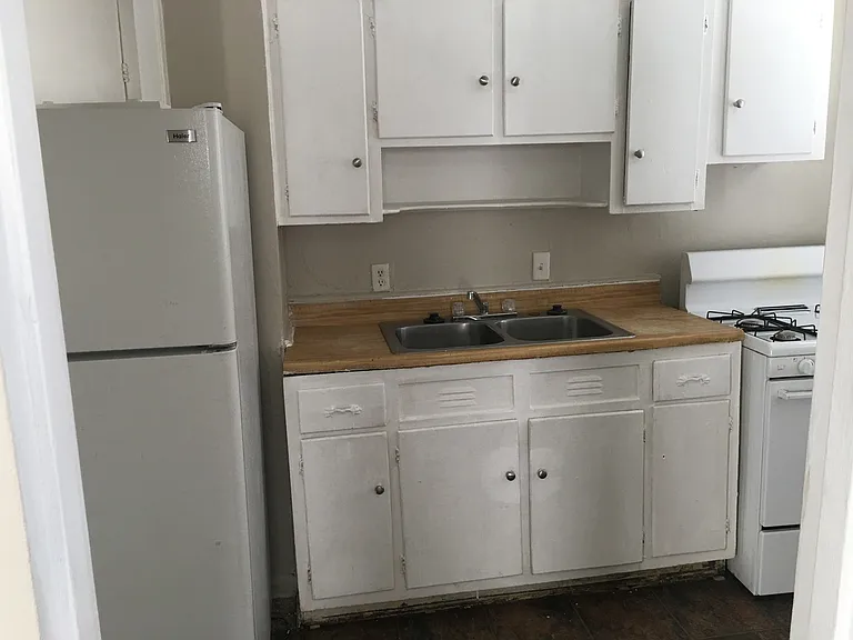 368 Roosevelt Ave #6-7 — Photo 1