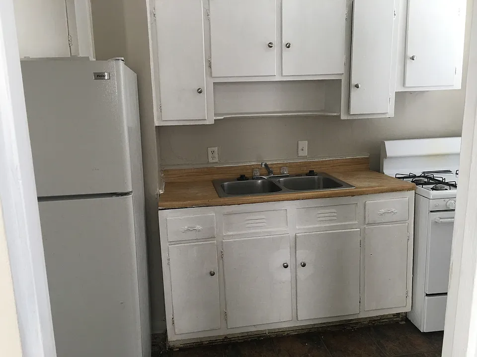 368 Roosevelt Ave #6-7