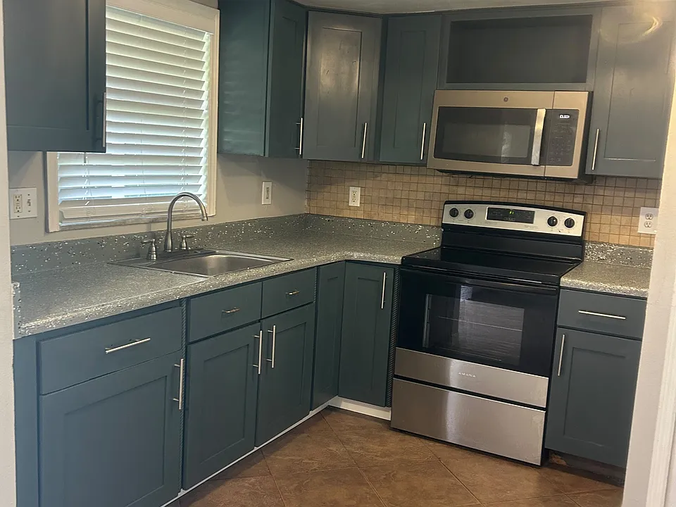 5132 Tennis Court Cir #1