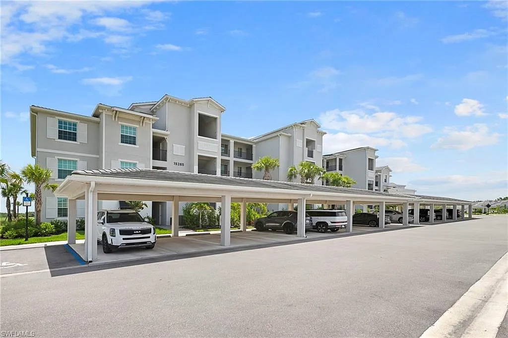 2 bed, 2.0 bath, 1120 sqft, $6,000 — Photo 3