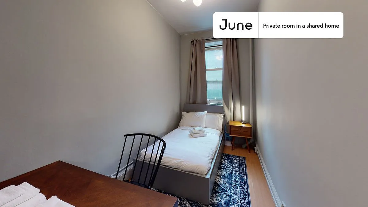Twin bedroom in 4 bed/1 bath home in Hell's Kitchen #386 2D — Photo 1