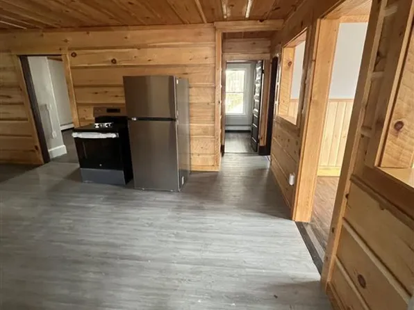 333 Cumberland St, Rumford, ME 04276
