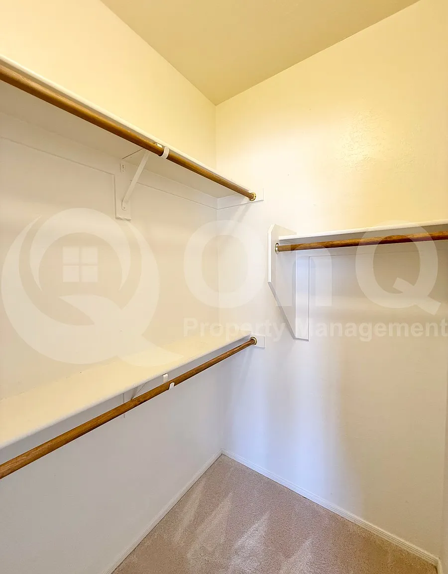 4 bed, 3.0 bath, 2451 sqft, $2,999 — Photo 4