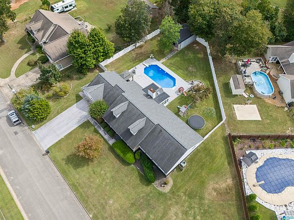 4th image of 1505 3rd Ave NE