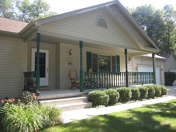 2nd image of 207 Meadow Ln