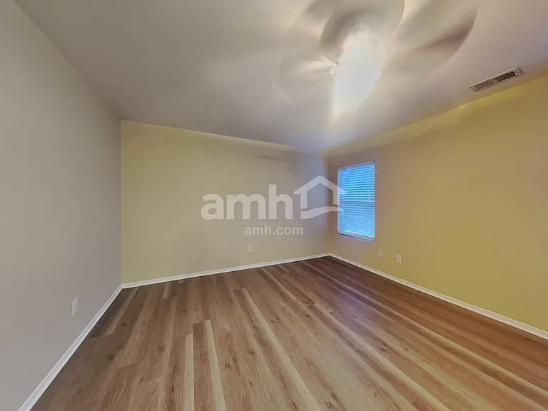 1717 Cabarrus Crossing Dr — Photo 18