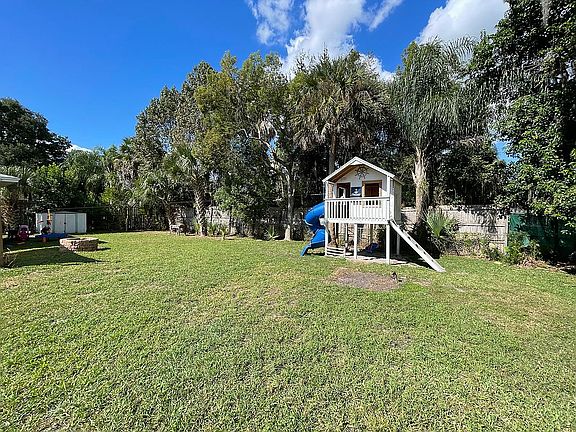 4th image of 3731 Montclair Dr