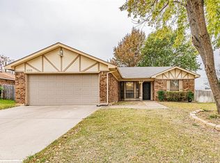 6218 Fernwood Dr, Arlington, TX 76001