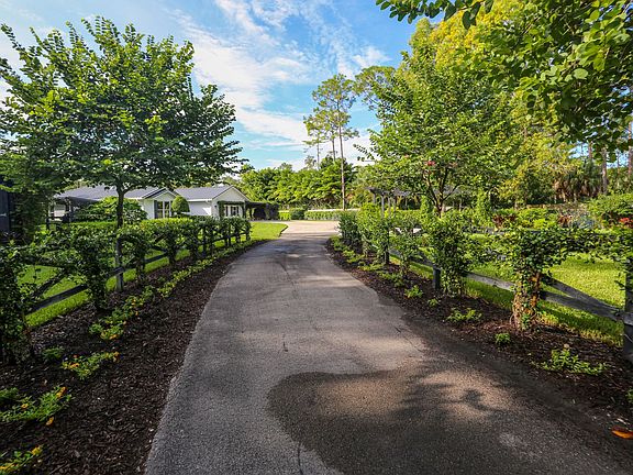 4th image of 5840 Bur Oaks Ln