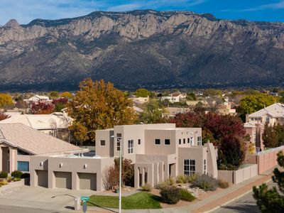 8400 Chateau Dr NE, Albuquerque, NM, 87122