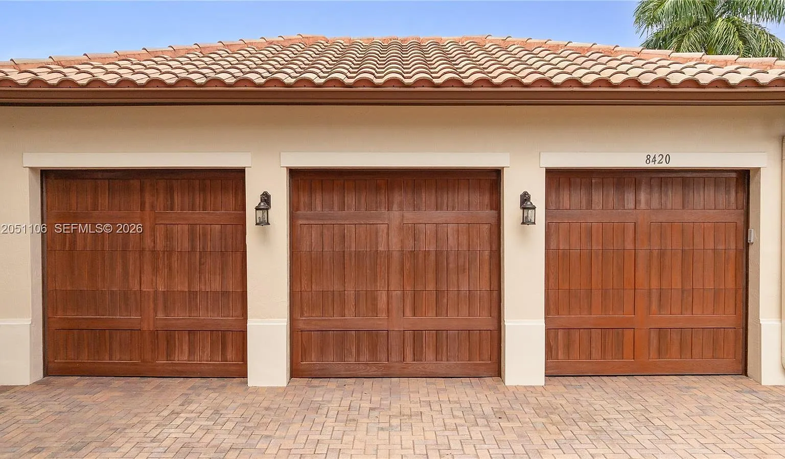 5 bed, 4040 sqft, $9,500 — Photo 3
