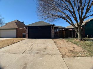 2625 Briarcliff Dr, Moore, OK 73170