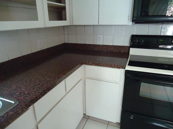 3rd image of 3066 NW 32nd St