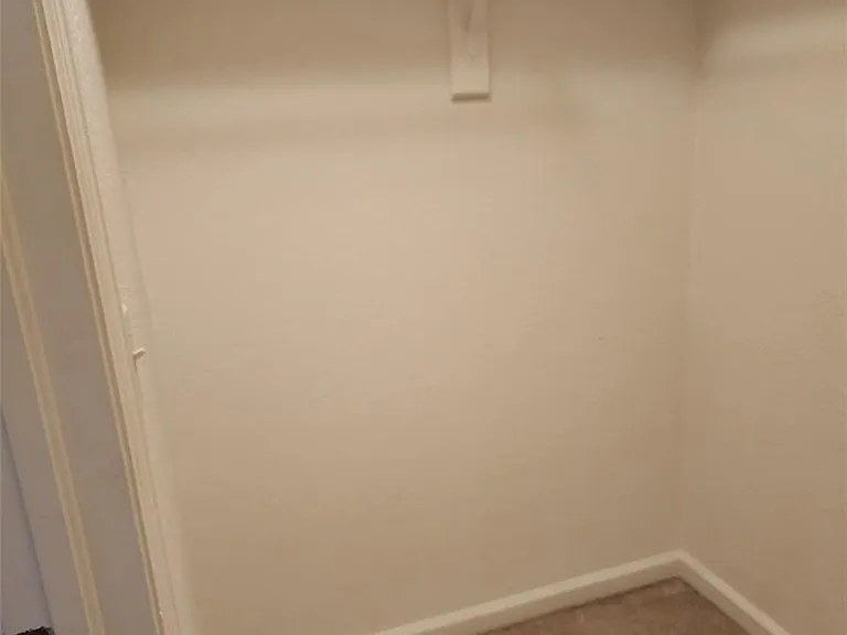 9225 Clermont Dr — Photo 19