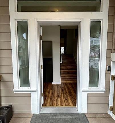 4th image of 12880 17th St NE #D