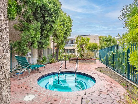 4th image of 18307 Burbank Blvd Unit 24