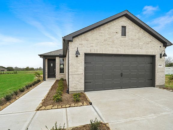 2nd image of 31723 Valor Dr