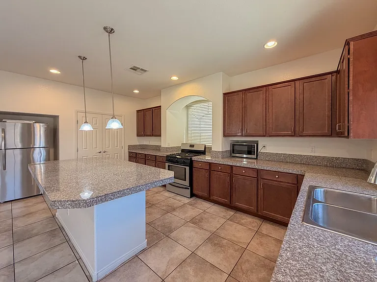 6817 Cavatina Ave — Photo 30